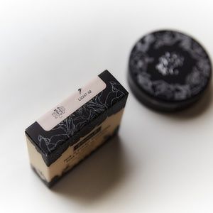 KVD Lock-It Powder Foundation "Light 42"